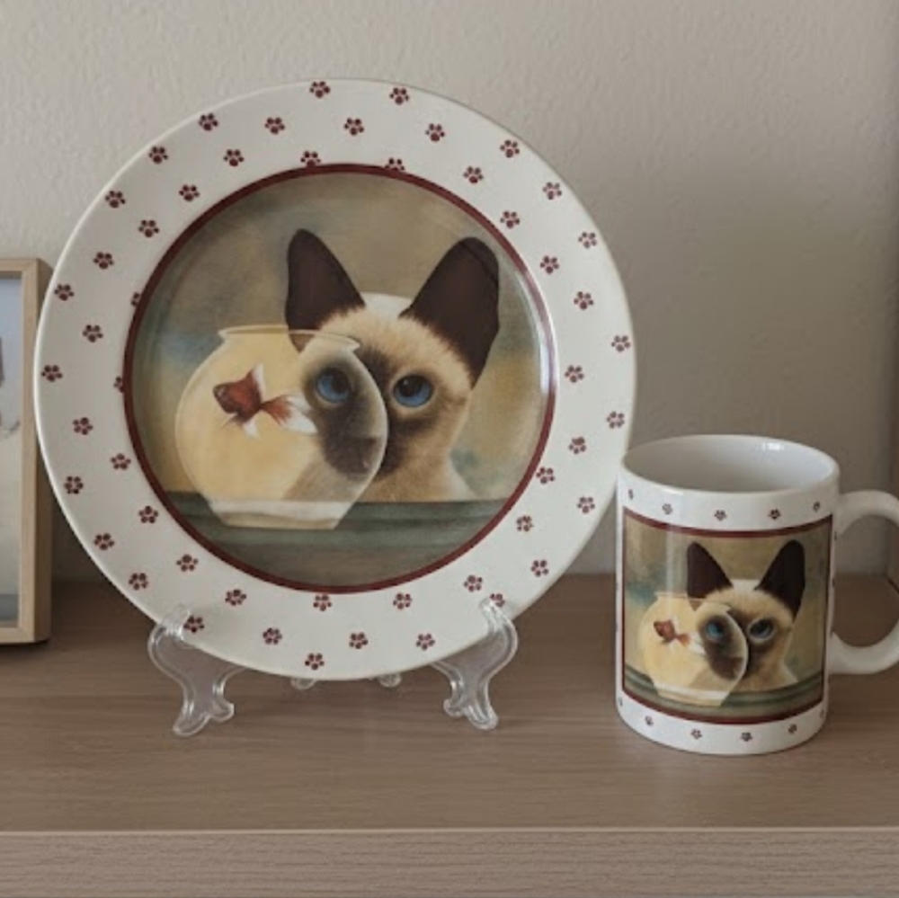Vintage RARE Lowell Herrero Siamese Cat with Fish Bowl Mug and Plate 80's